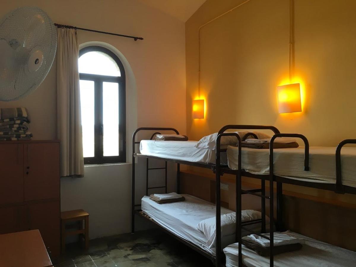Alberg Solidanca Hostel Palafrugell Bagian luar foto