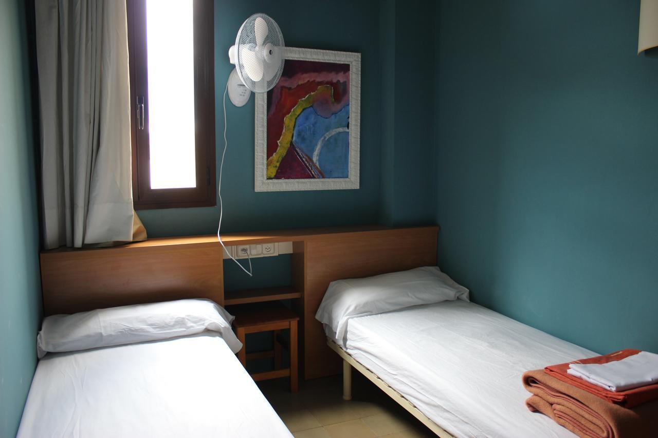 Alberg Solidanca Hostel Palafrugell Bagian luar foto