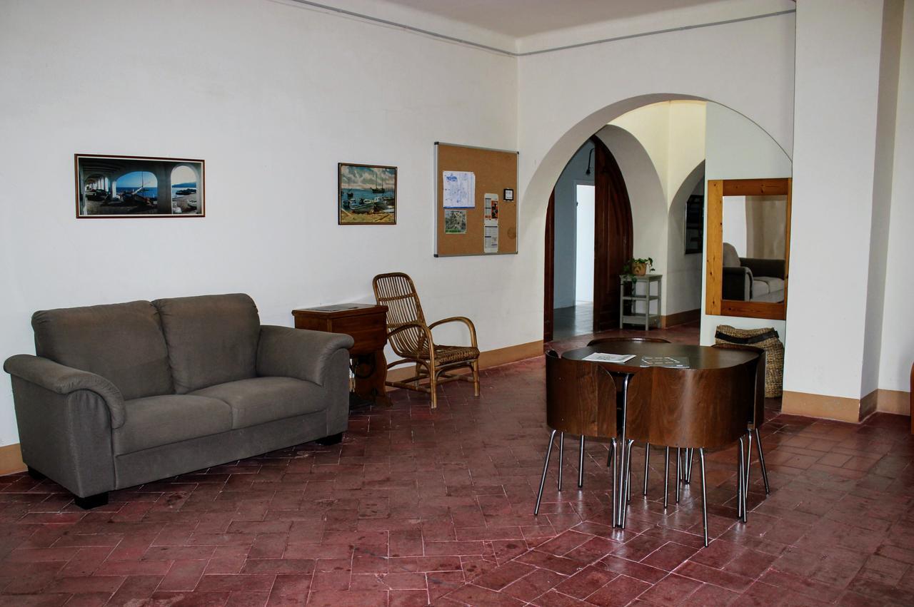 Alberg Solidanca Hostel Palafrugell Bagian luar foto